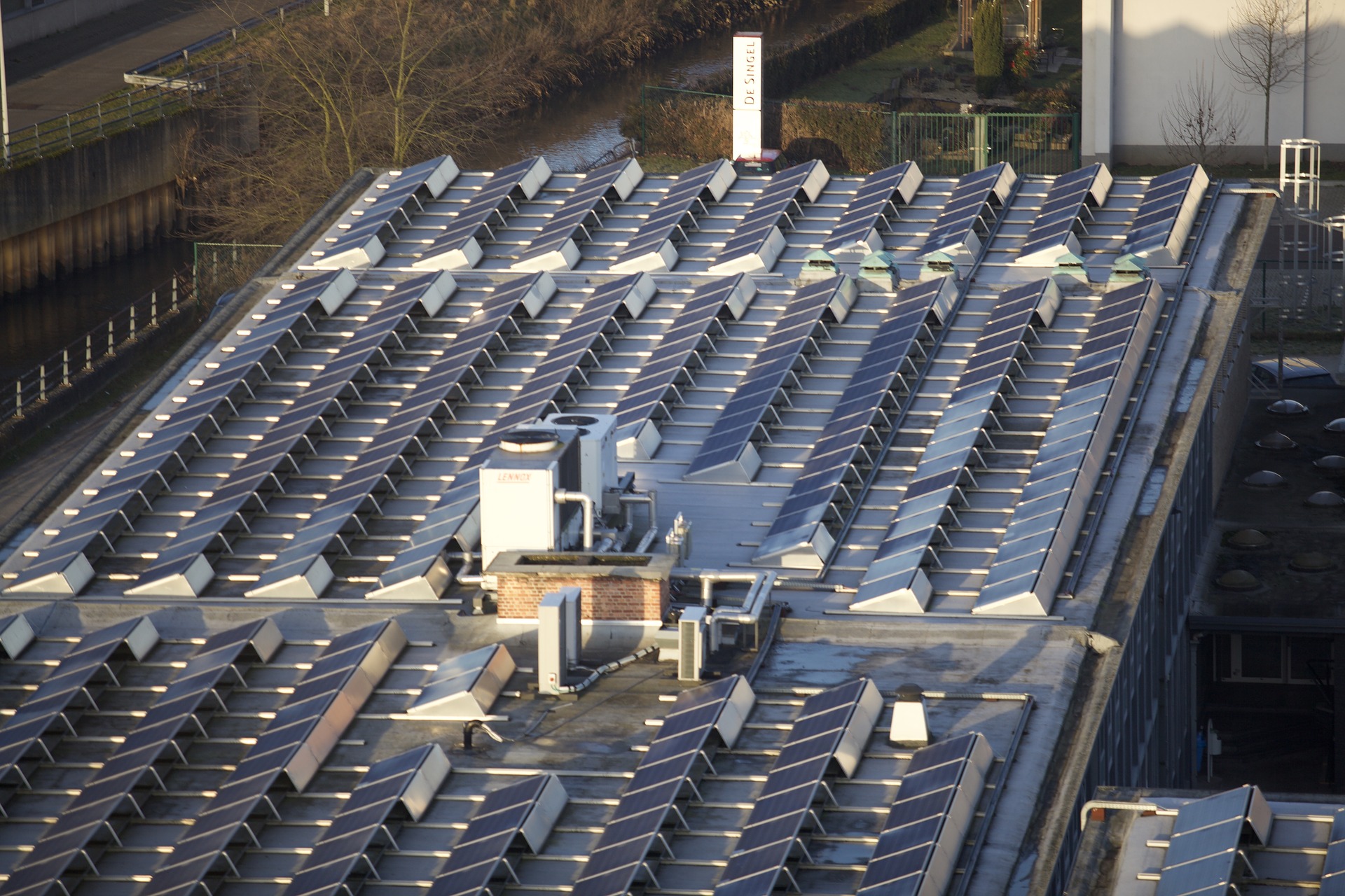 solar-panels-2836846_1920